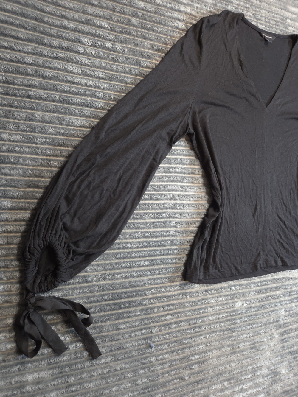 Banana Republic Black V‑Neck Long Sleeve Top
